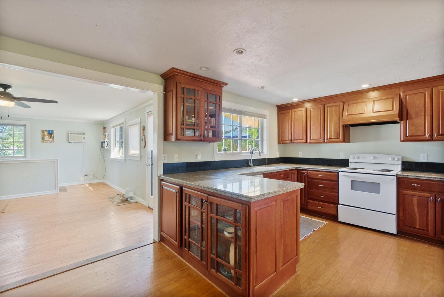Photo of 873 N West Hills Road 15 of 36