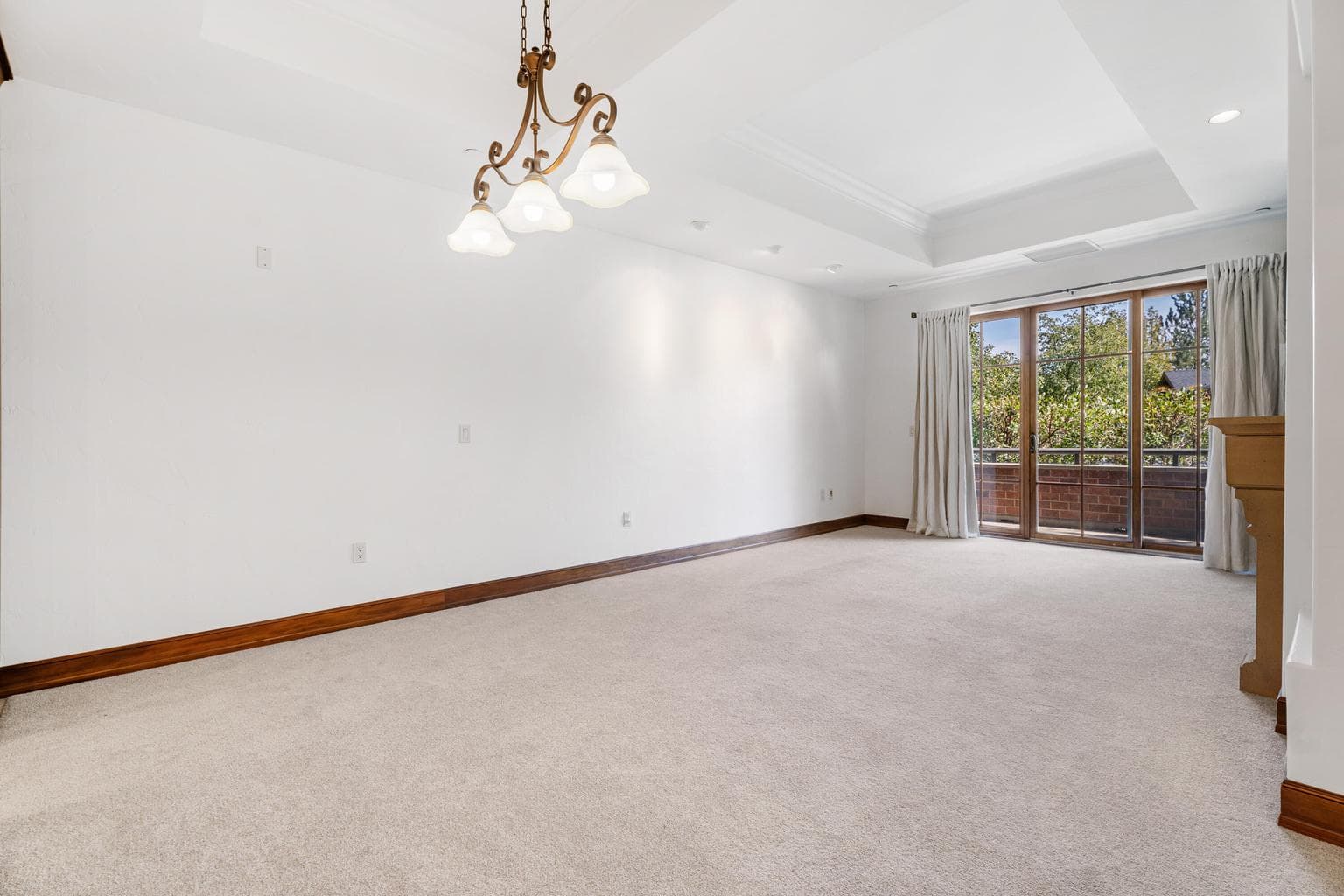 Photo of 363 SW Bluff Drive 11 of 39