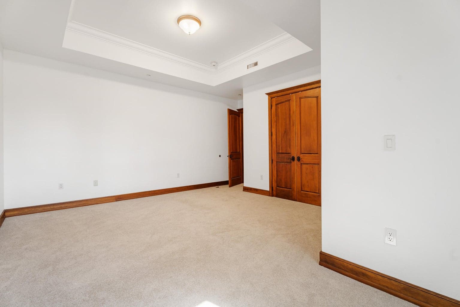 Photo of 363 SW Bluff Drive 14 of 39