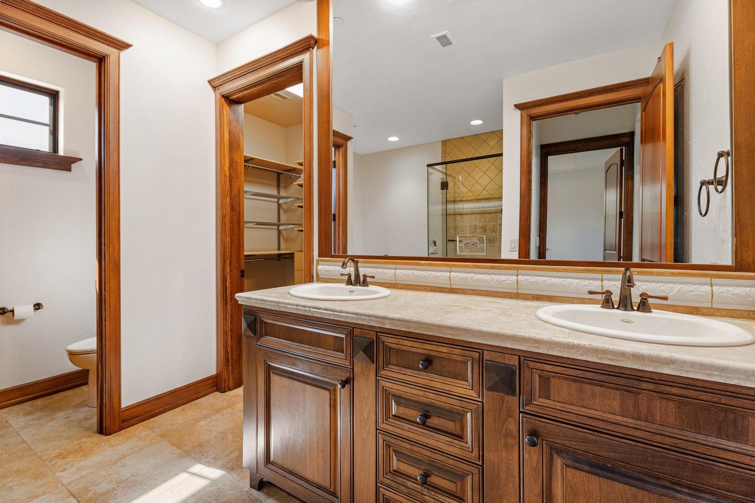 Photo of 363 SW Bluff Drive 22 of 39