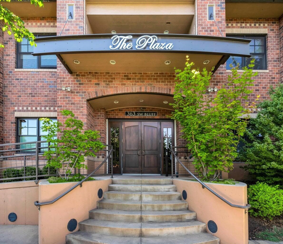 Photo of 363 Bluff 1 of 39