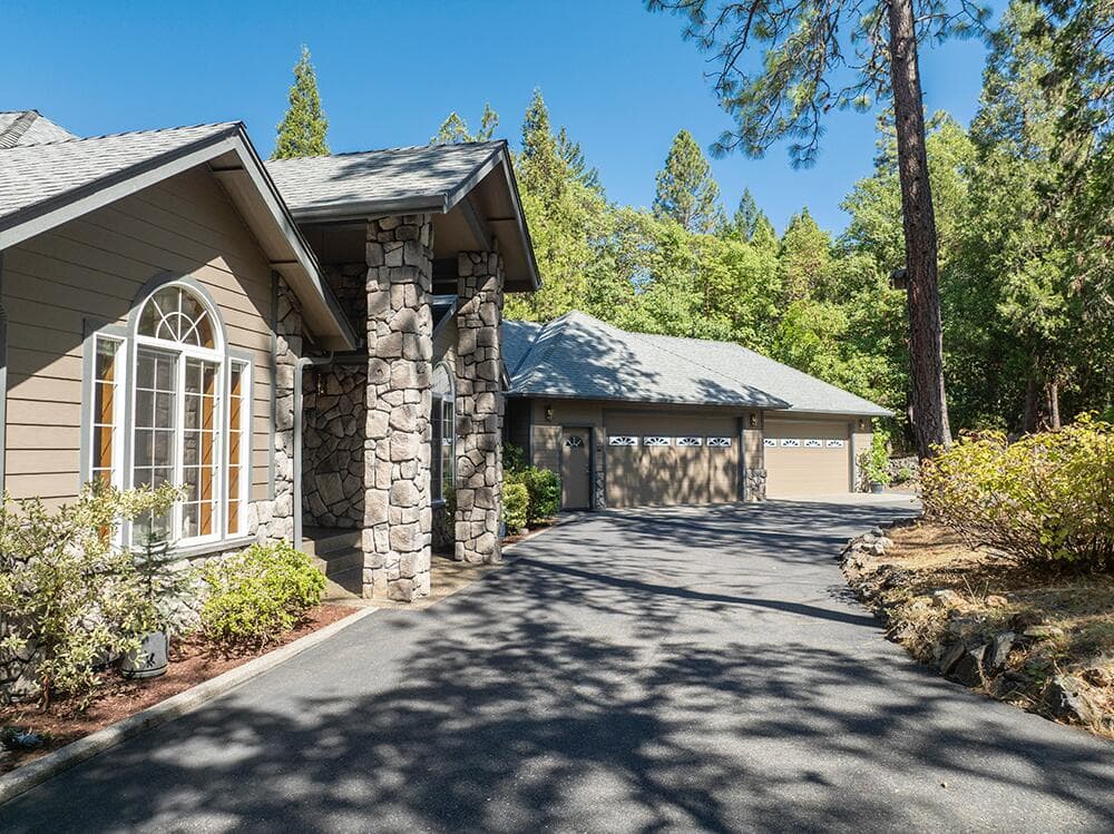 Photo of 2550 Granite Hill 3 of 68