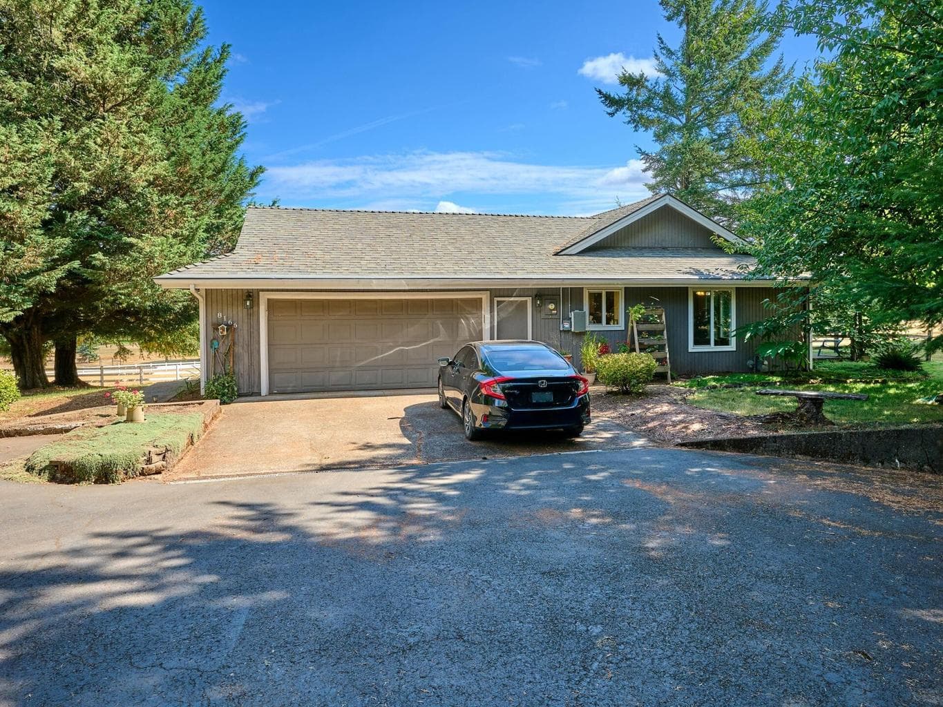 Photo of 8166 Saghalie 2 of 51