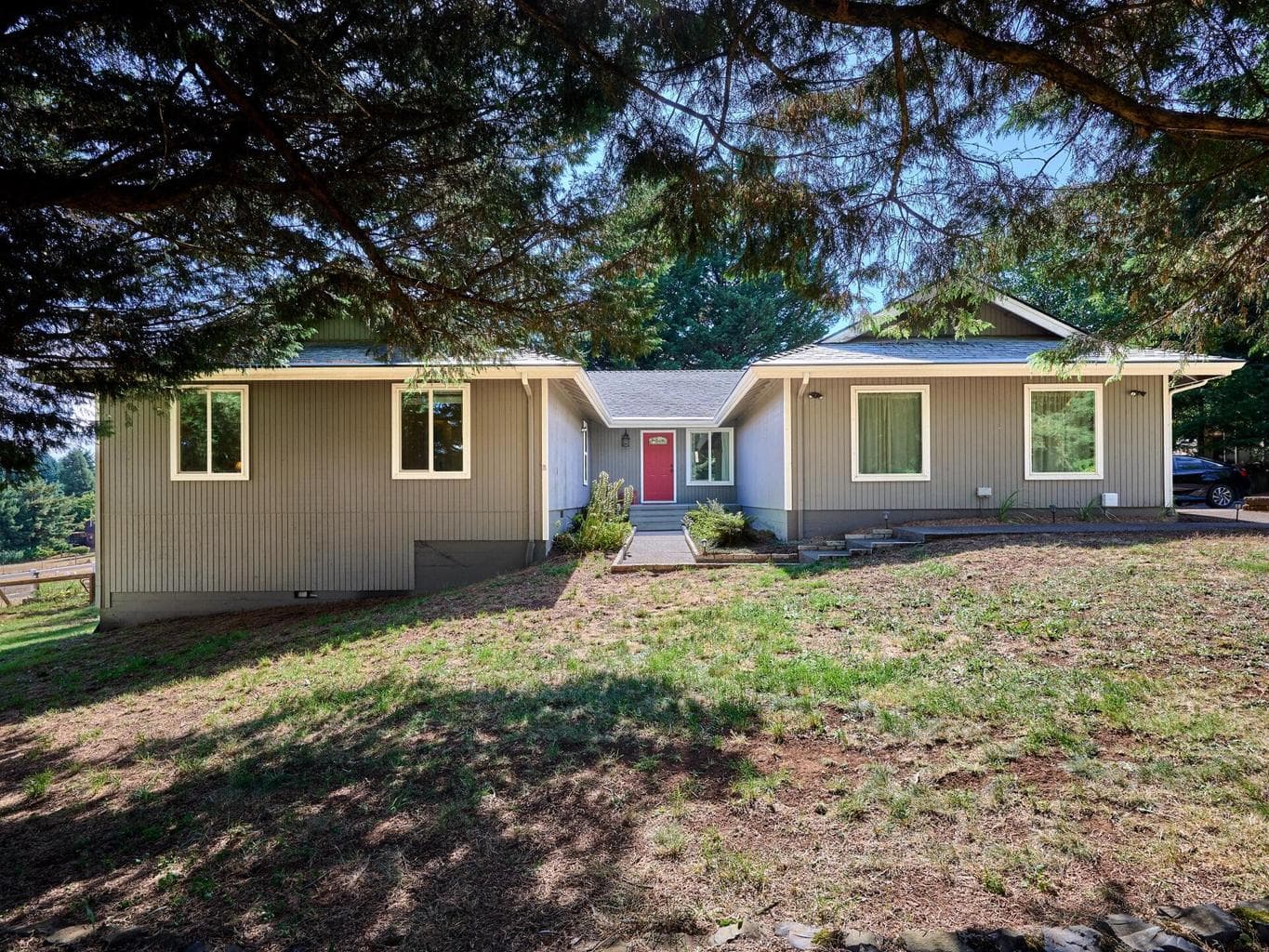 Photo of 8166 Saghalie 3 of 51