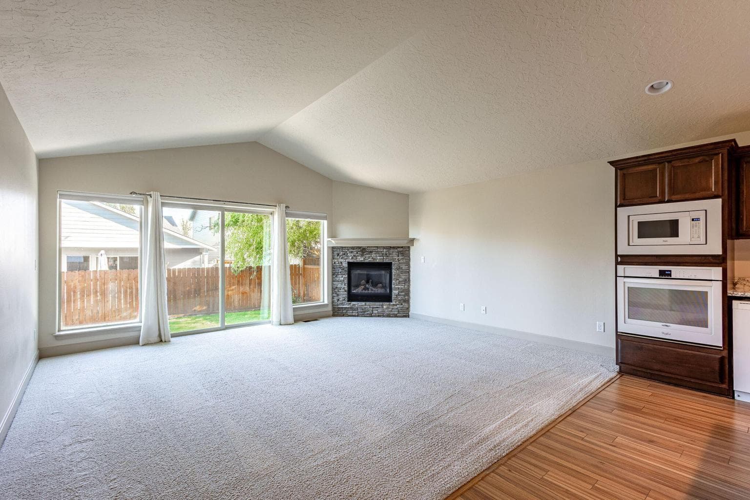 Photo of 2966 NE Dogwood Drive 14 of 35