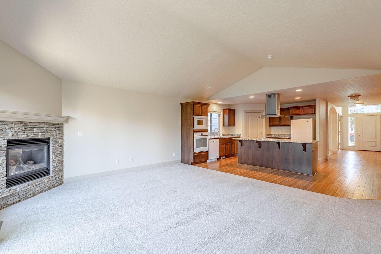 Photo of 2966 NE Dogwood Drive 15 of 35