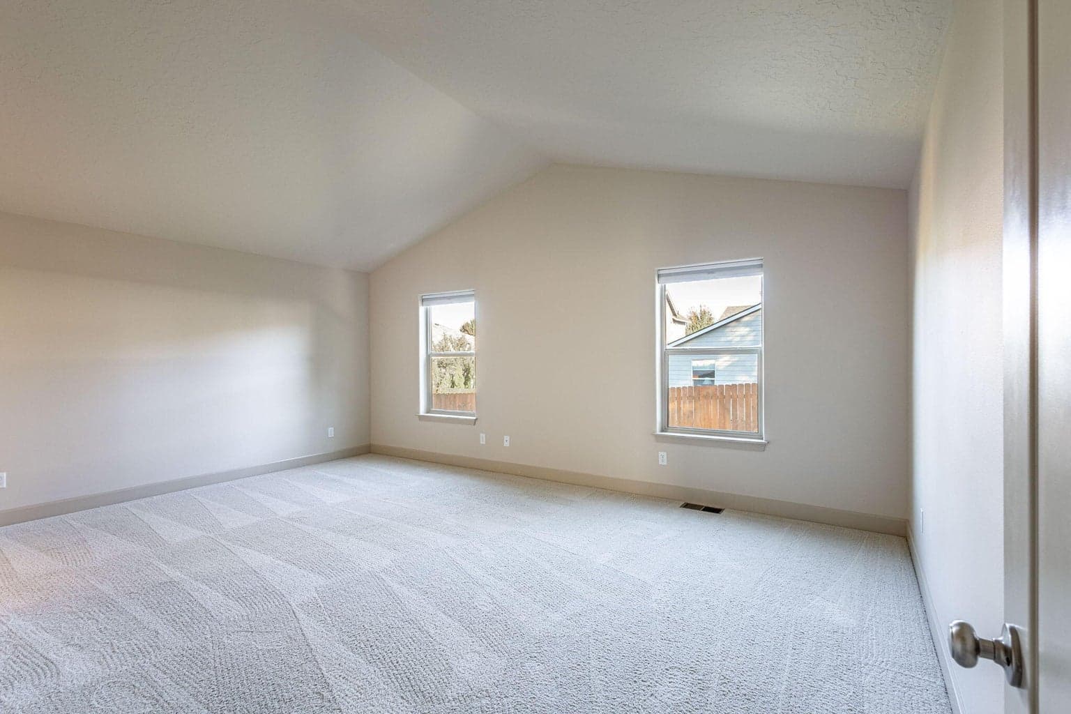 Photo of 2966 NE Dogwood Drive 19 of 35