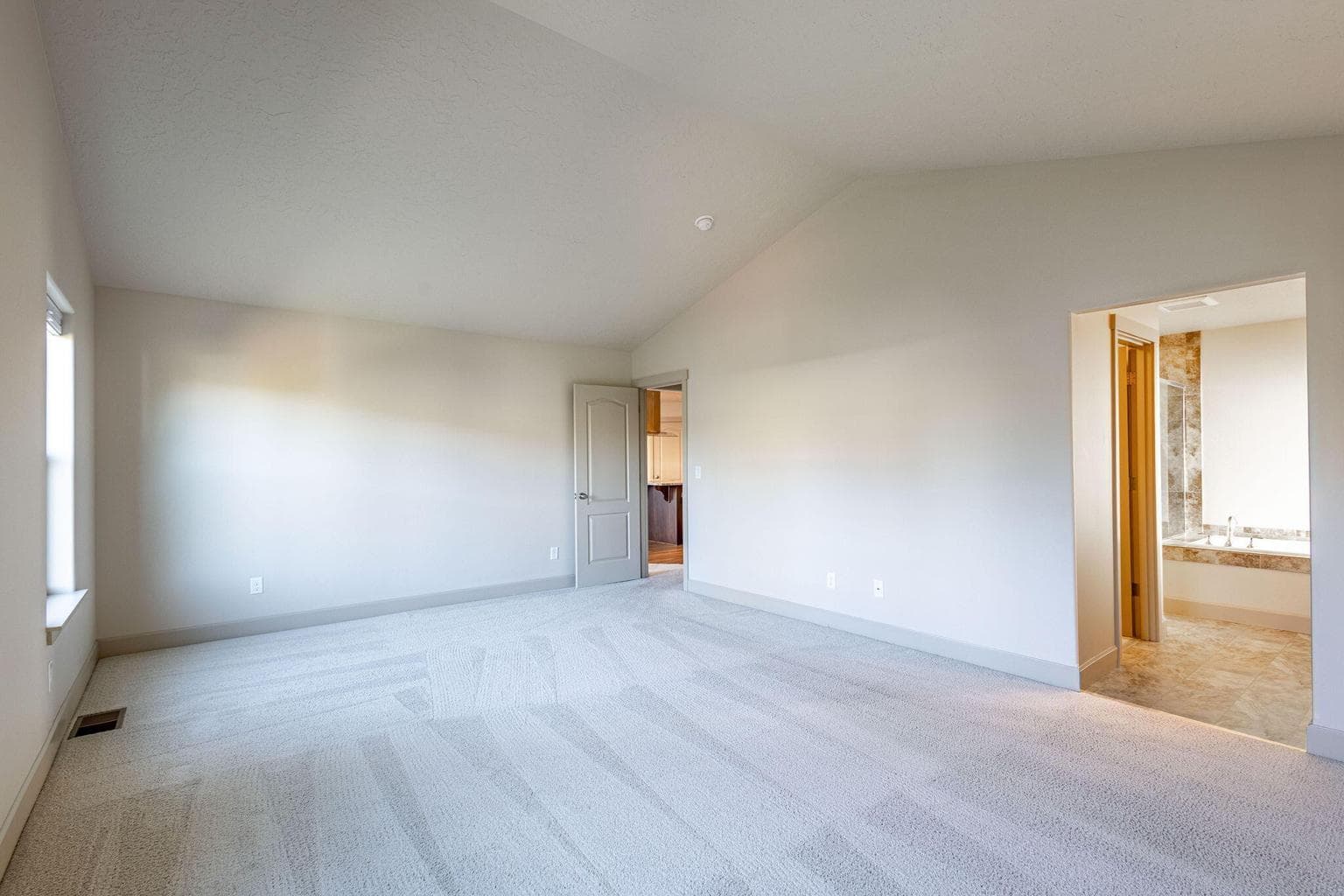 Photo of 2966 NE Dogwood Drive 17 of 35