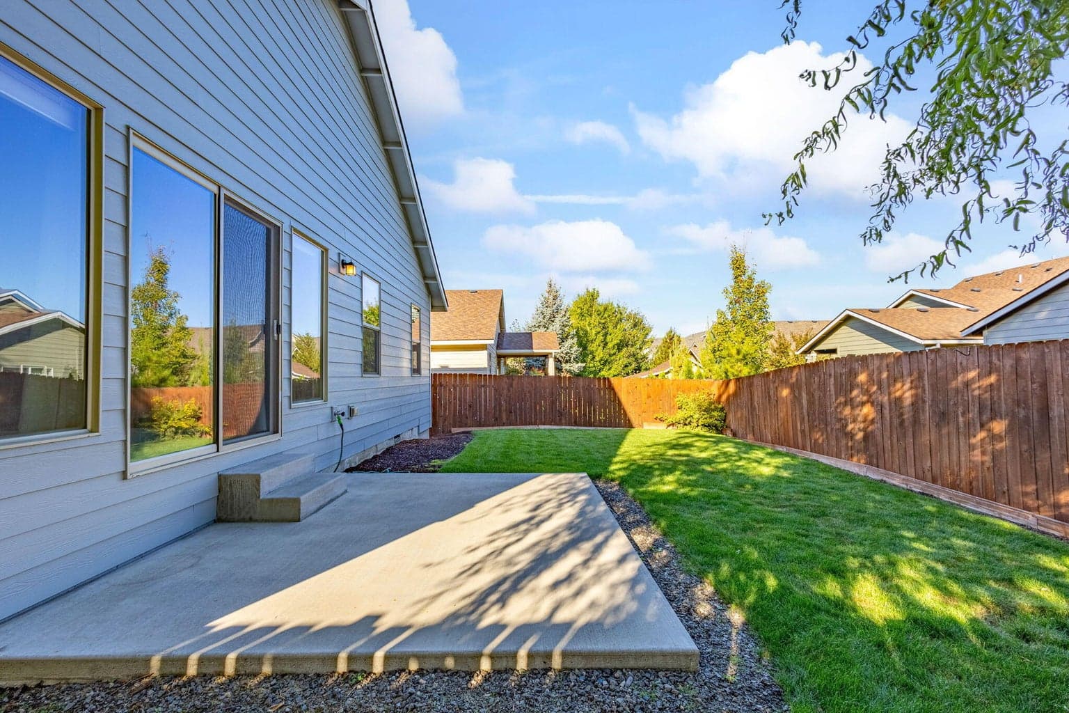 Photo of 2966 NE Dogwood Drive 11 of 35