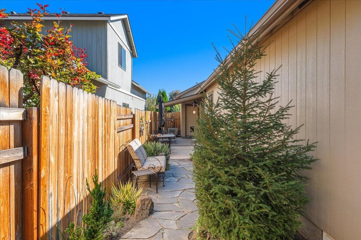 Photo of 3223 NE Spring Creek Place 20 of 24