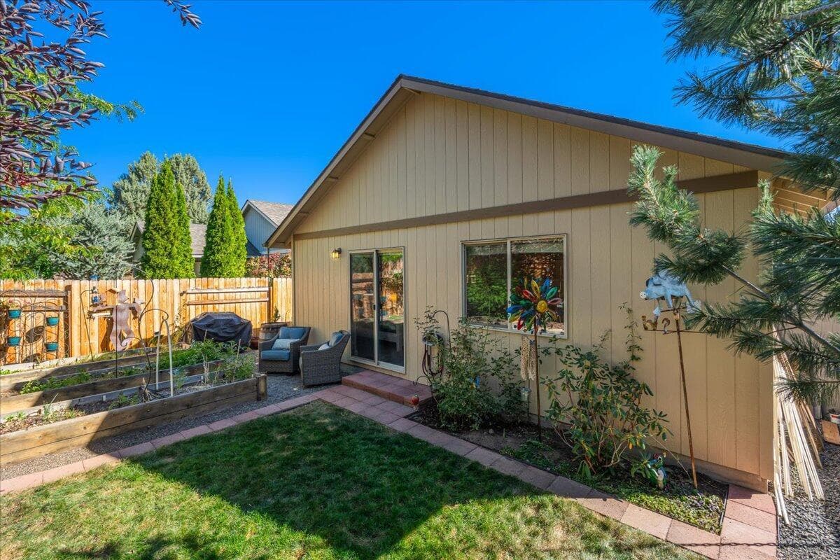 Photo of 3223 NE Spring Creek Place 21 of 24