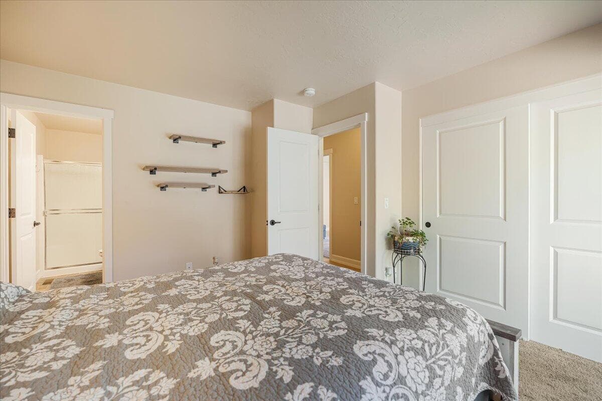 Photo of 3223 NE Spring Creek Place 13 of 24
