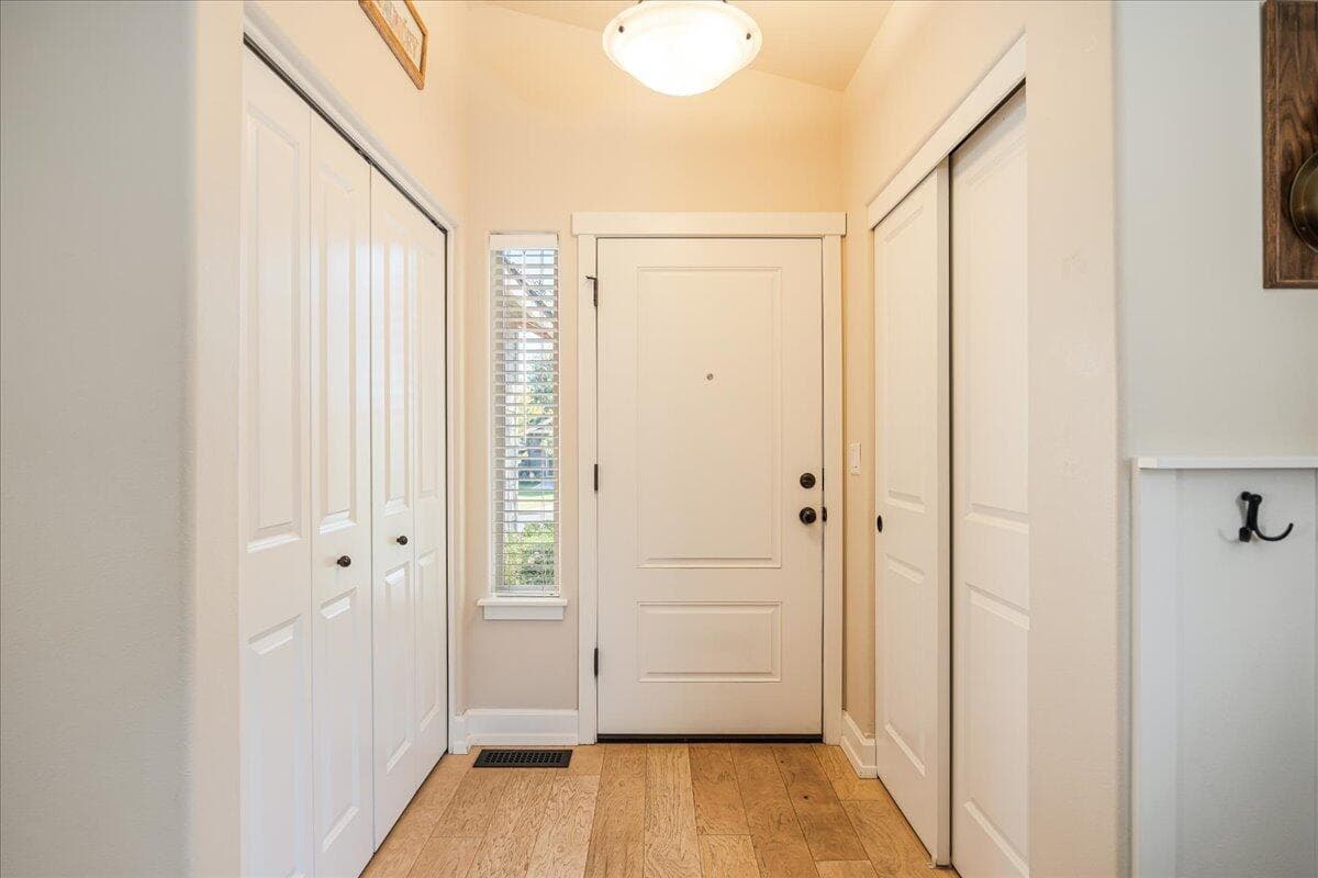 Photo of 3223 Spring Creek 4 of 24