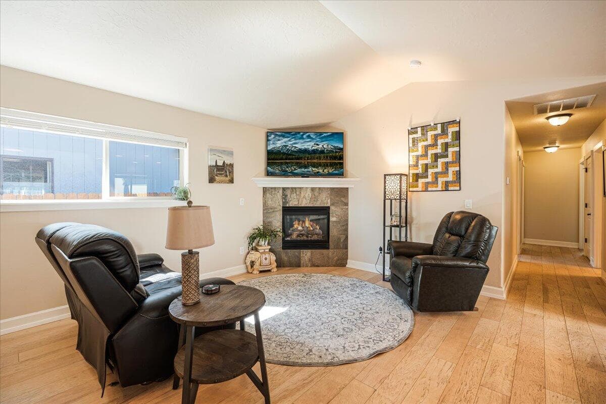 Photo of 3223 Spring Creek 5 of 24