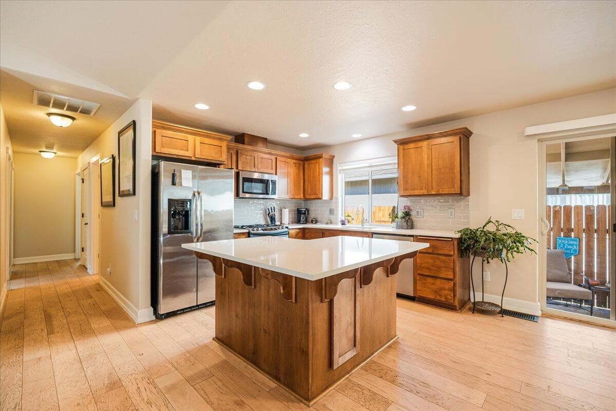 Photo of 3223 NE Spring Creek Place 7 of 24