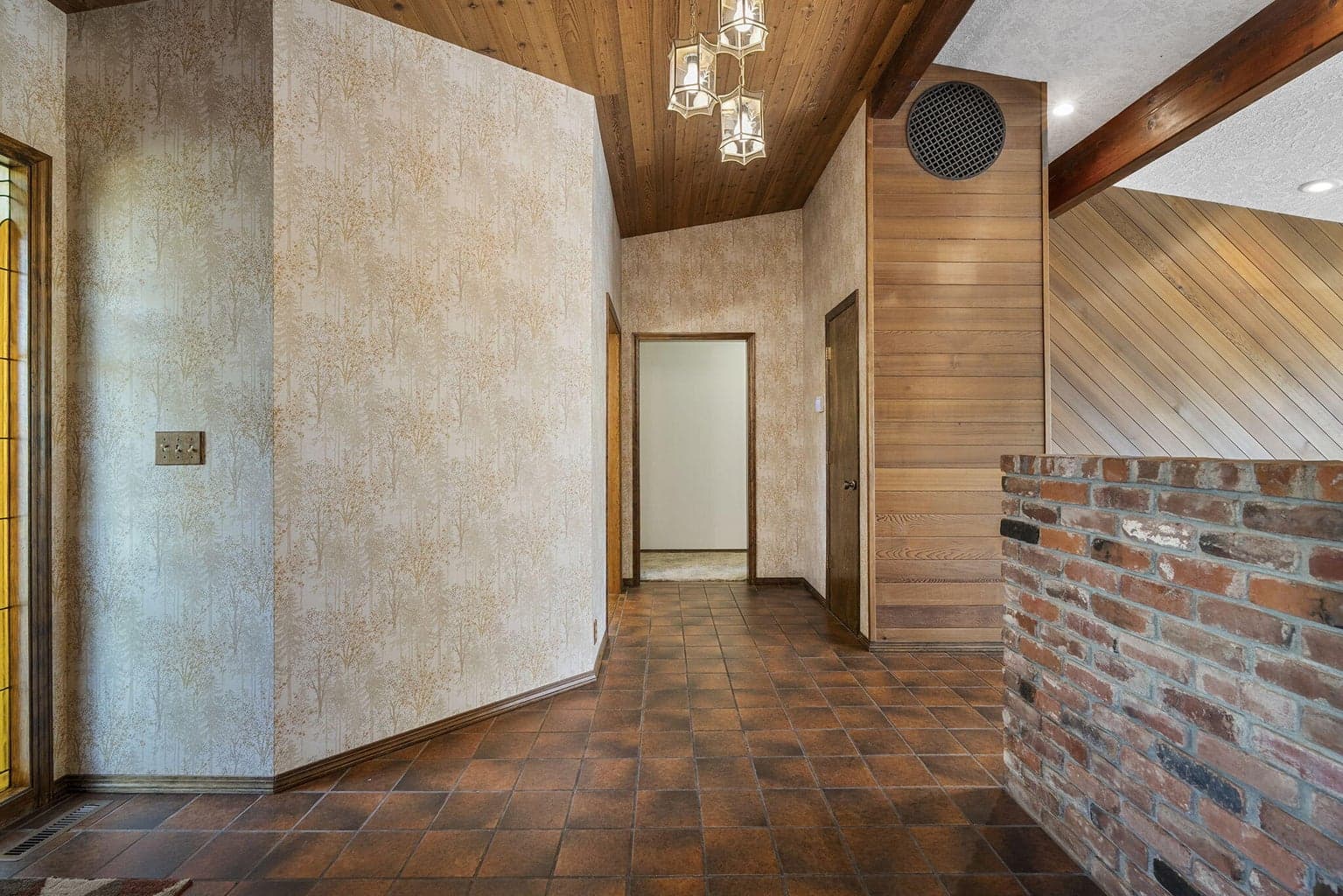 Photo of 21679 Obsidian Avenue 8 of 53