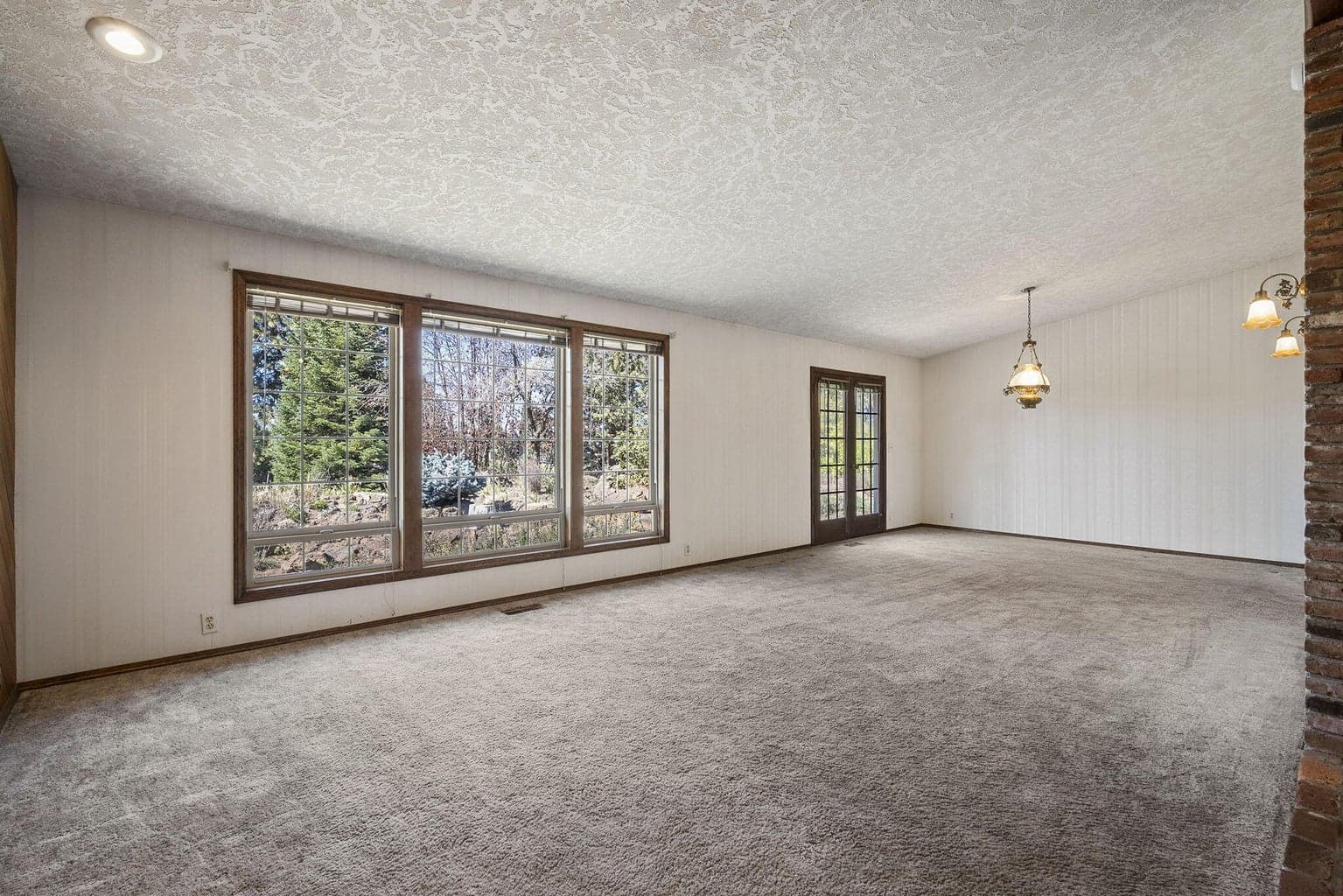Photo of 21679 Obsidian Avenue 9 of 53
