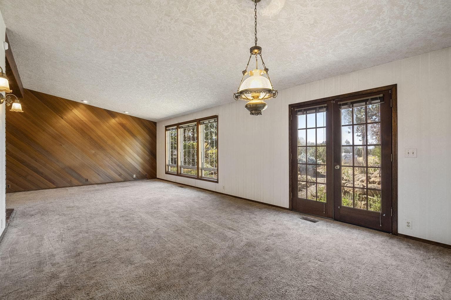 Photo of 21679 Obsidian Avenue 14 of 53