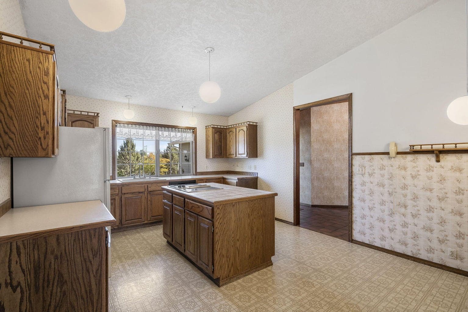 Photo of 21679 Obsidian Avenue 15 of 53