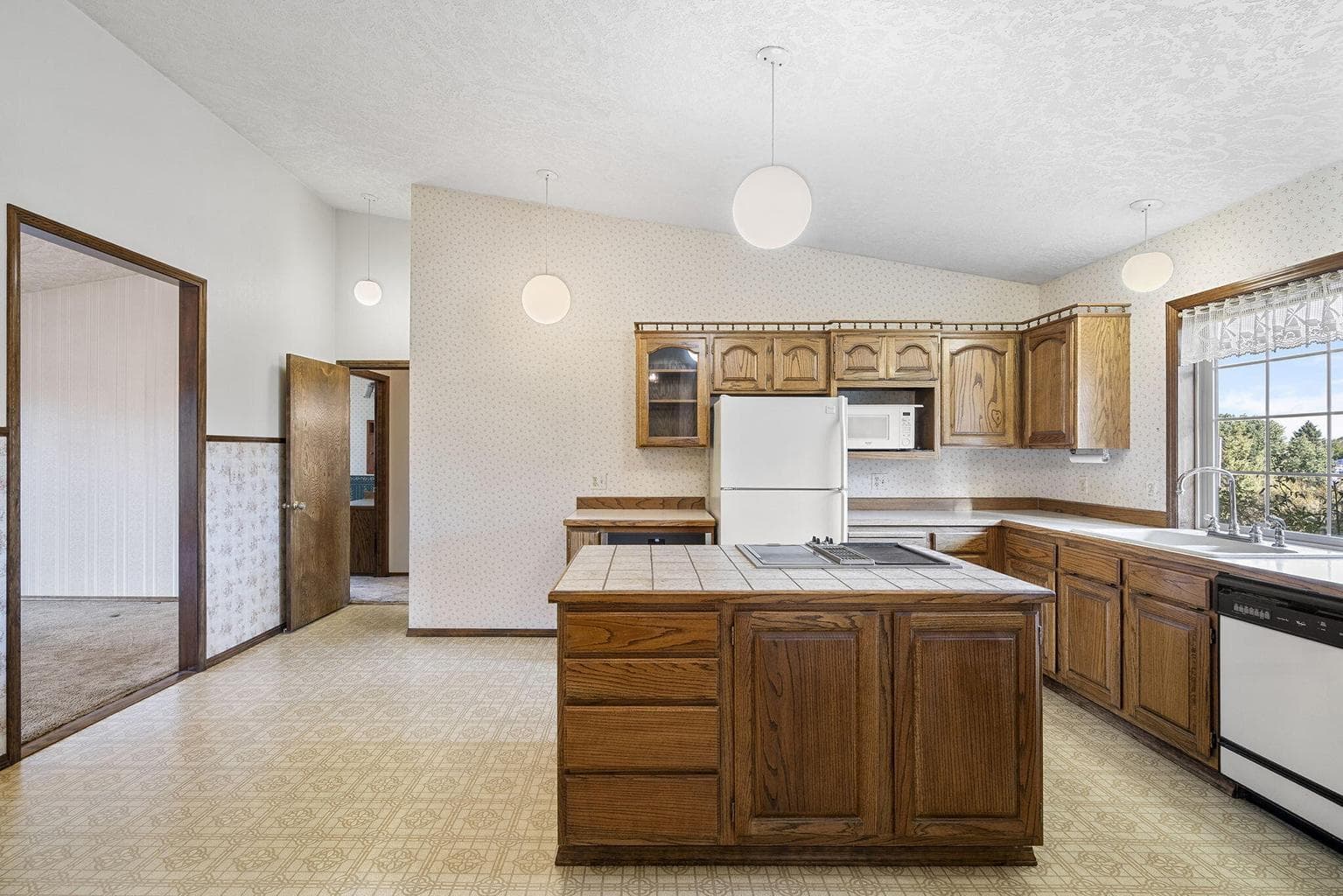 Photo of 21679 Obsidian Avenue 17 of 53