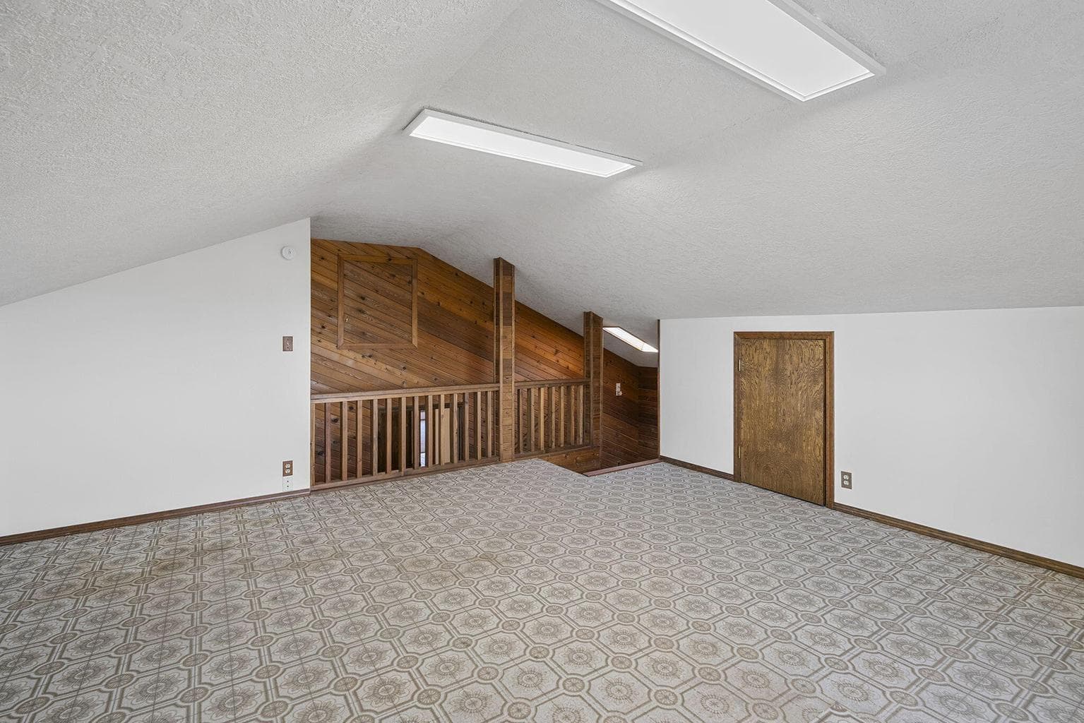Photo of 21679 Obsidian Avenue 34 of 53