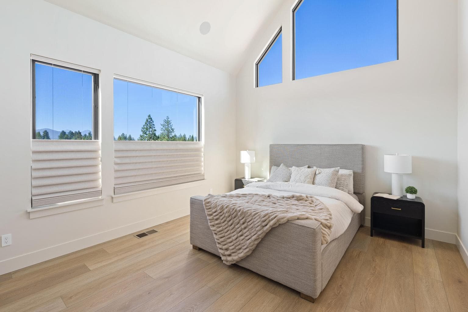 Photo of 3036 NW Polarstar Court 22 of 39