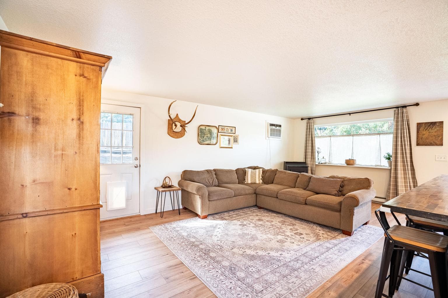 Photo of 1932 SW Curry Court 12 of 40