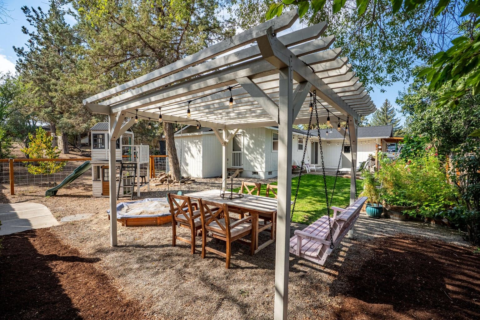 Photo of 1932 SW Curry Court 31 of 40