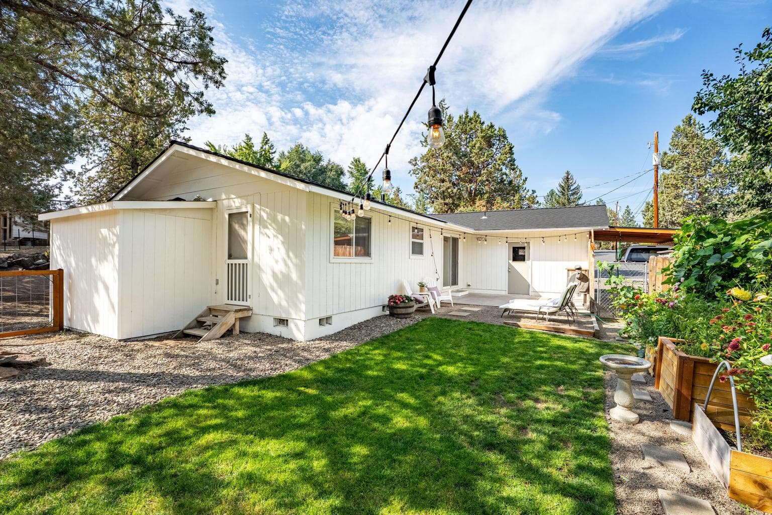 Photo of 1932 SW Curry Court 28 of 40