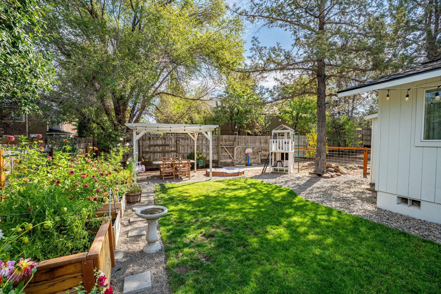 Photo of 1932 SW Curry Court 27 of 40
