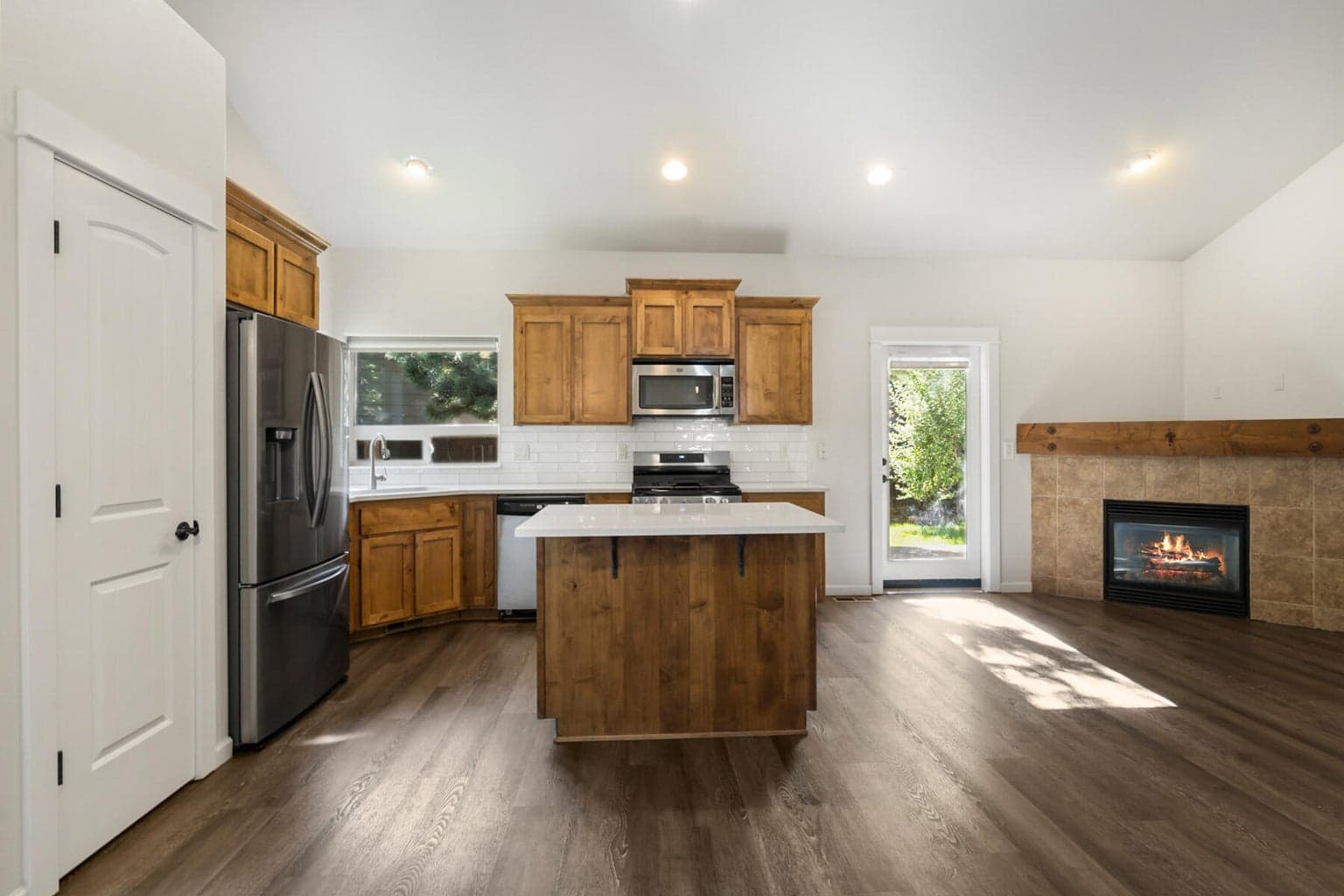 Photo of 2324 NE Halston Court 11 of 38