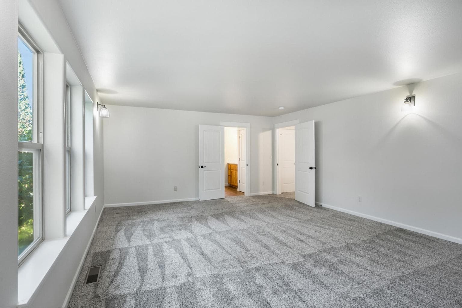 Photo of 2324 NE Halston Court 26 of 38