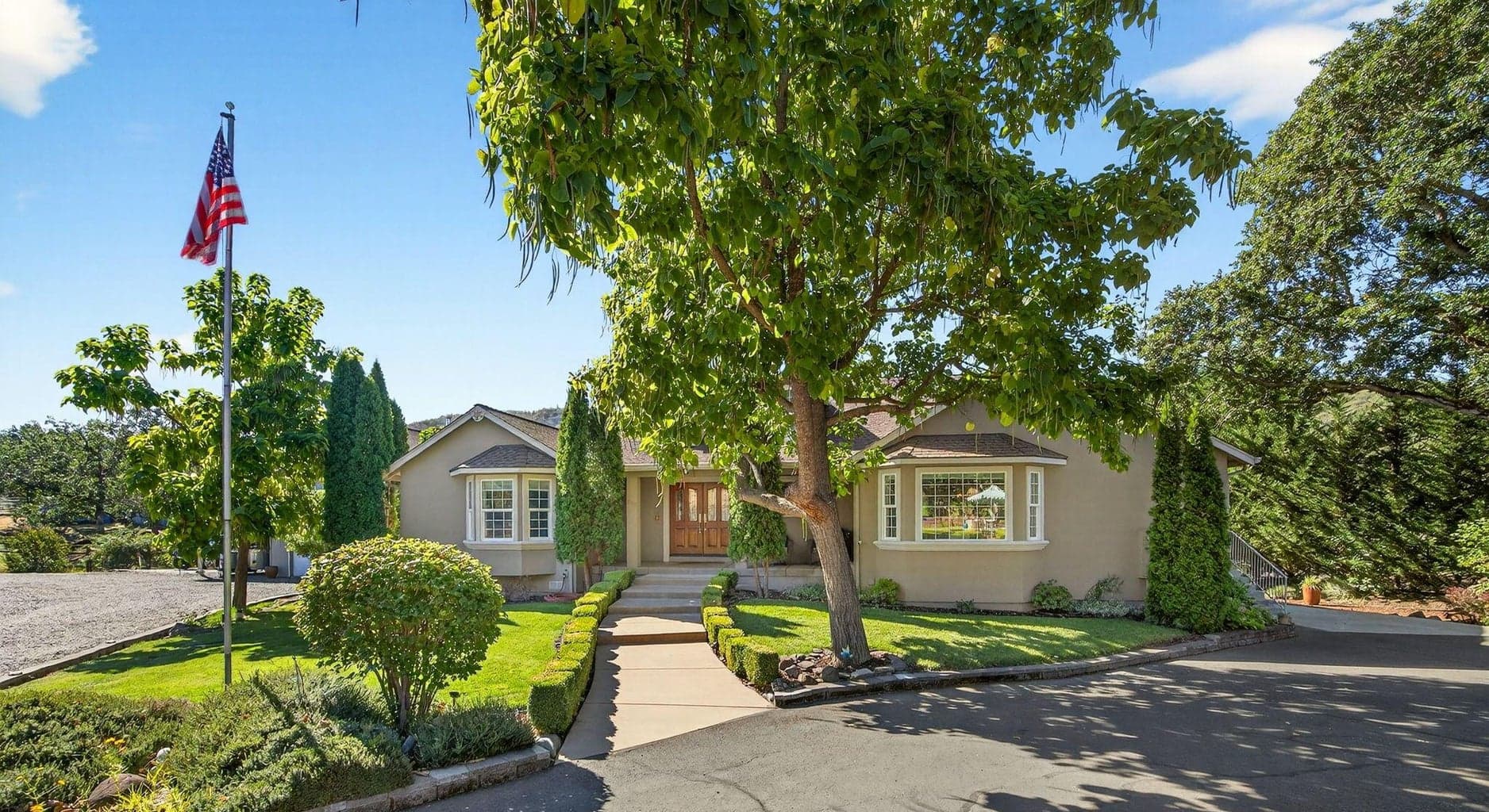 8909 John Day, Gold Hill, 97525