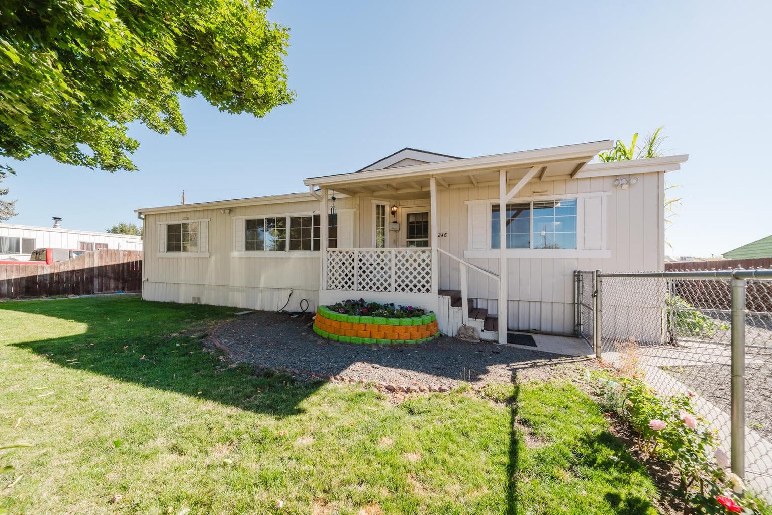 Photo of 246 6th 2 of 45