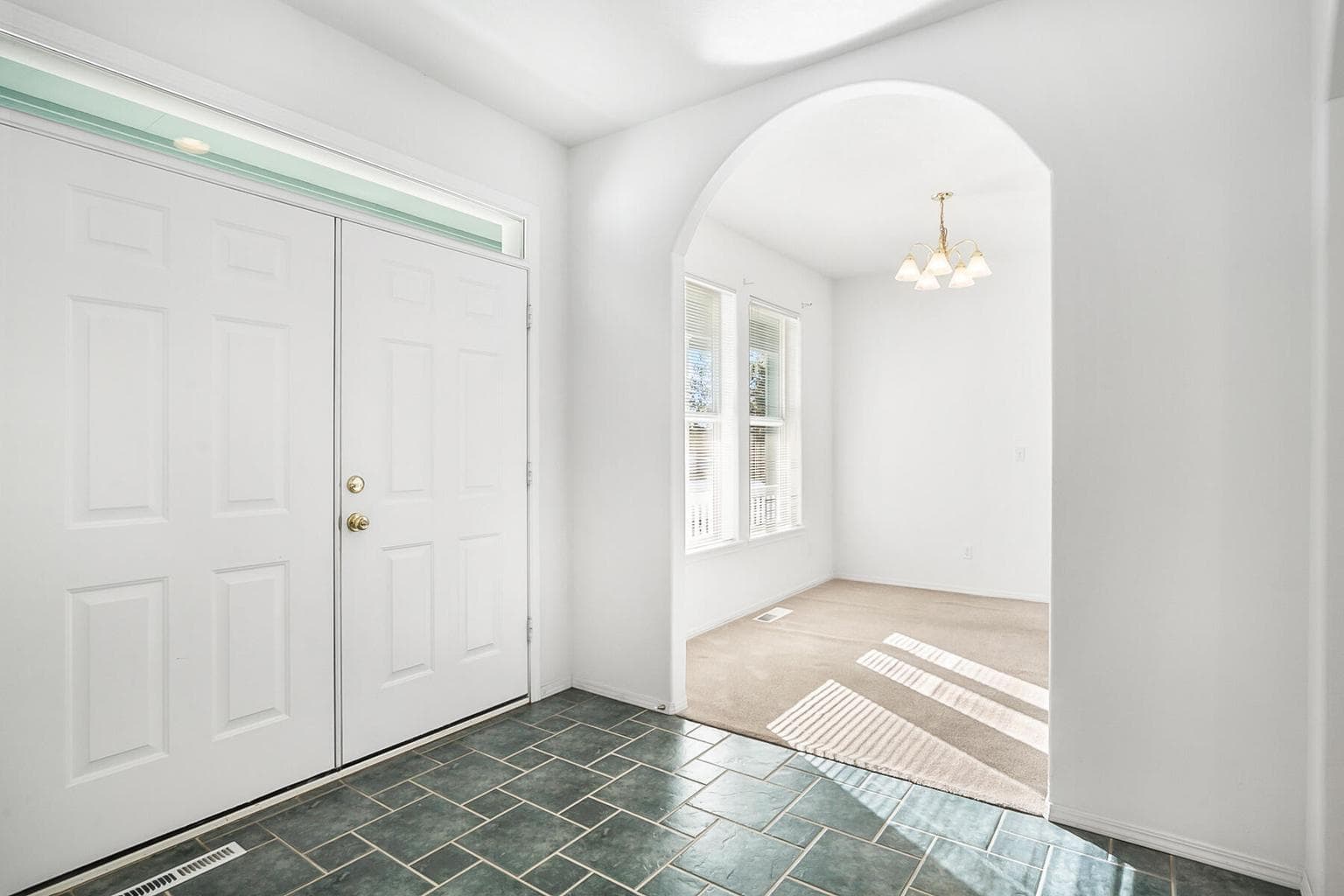 Photo of 2525 Cliff Hawk Court 9 of 45