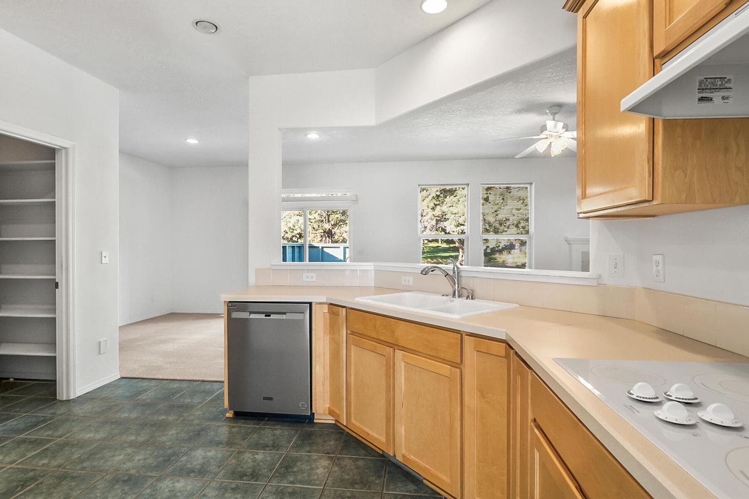 Photo of 2525 Cliff Hawk Court 20 of 45