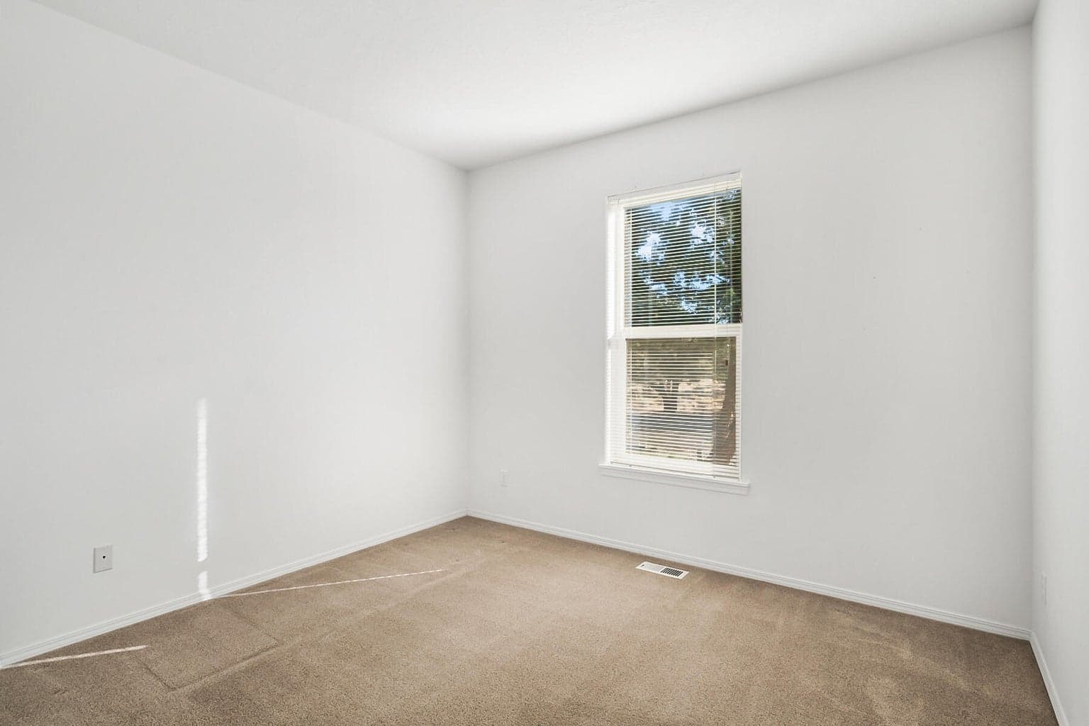 Photo of 2525 Cliff Hawk Court 24 of 45
