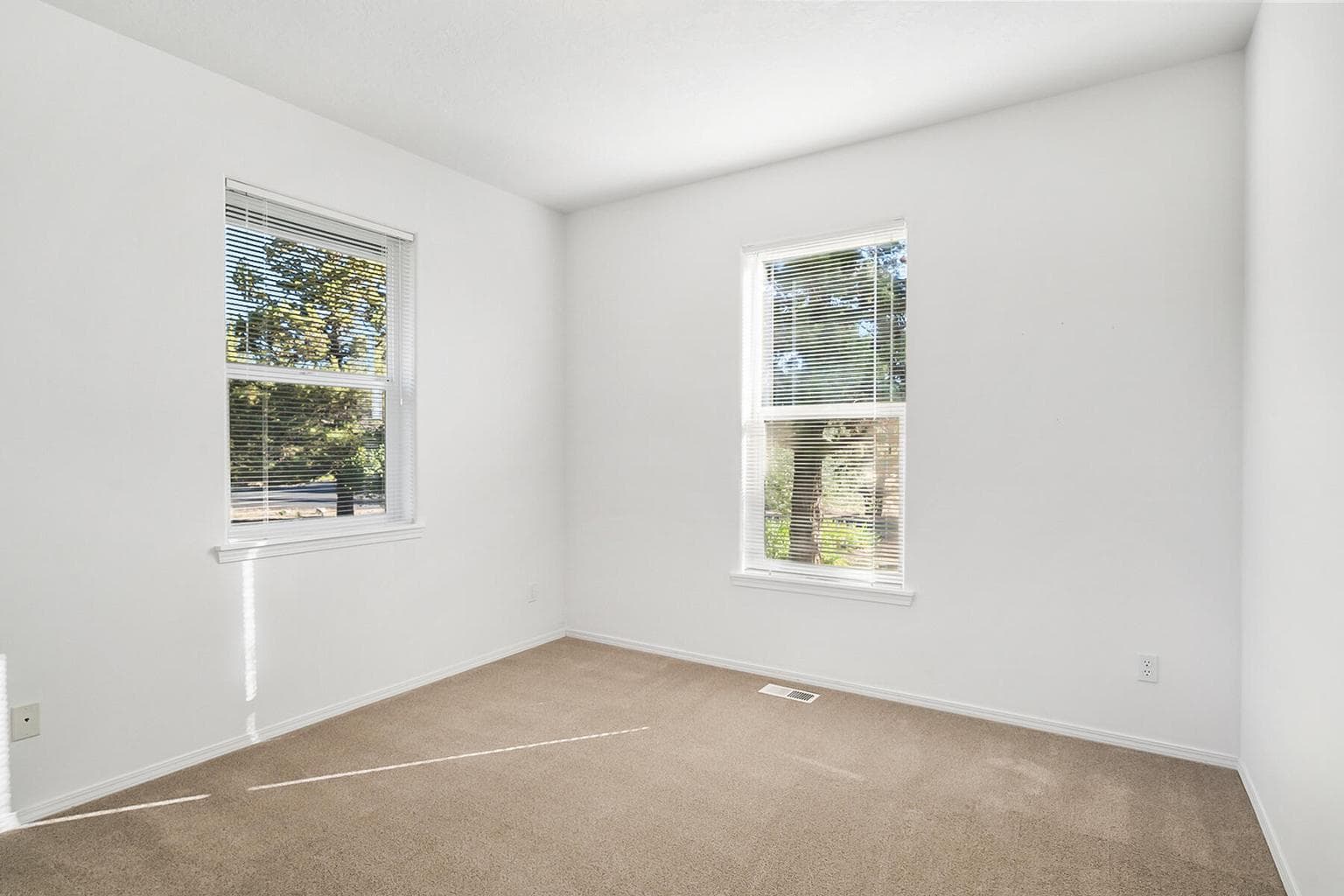 Photo of 2525 Cliff Hawk Court 26 of 45