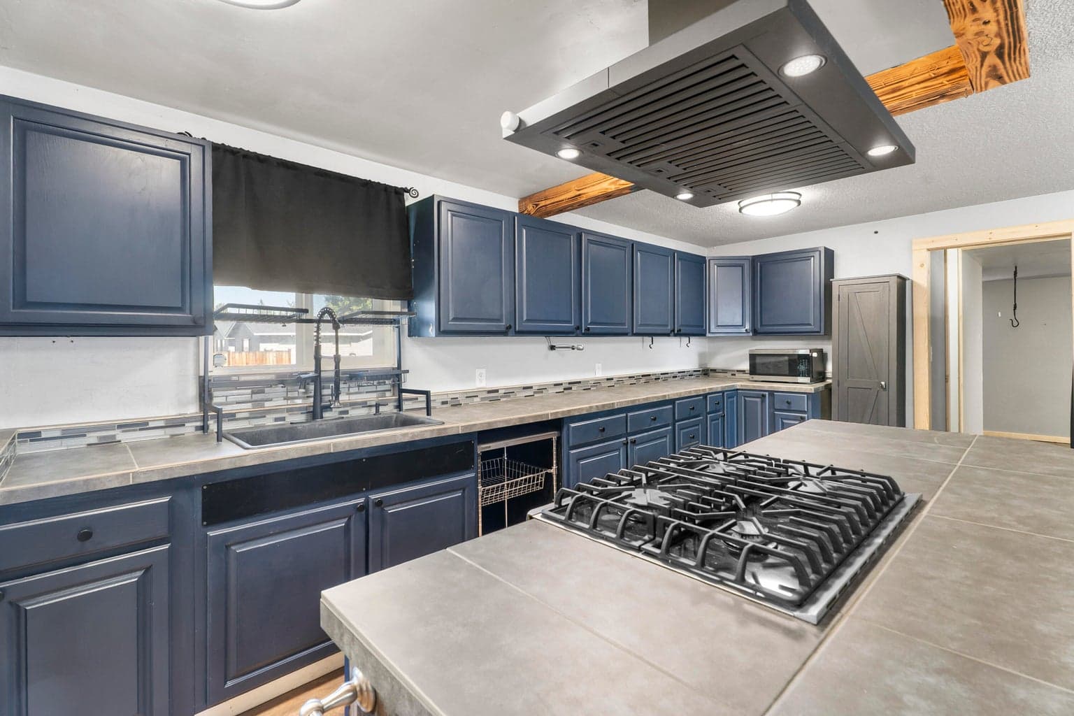 Photo of 740 6th 4 of 21