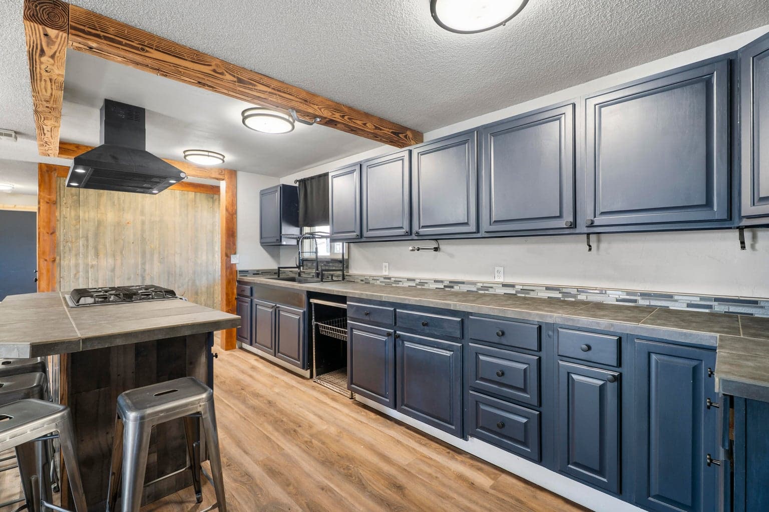 Photo of 740 6th 3 of 21