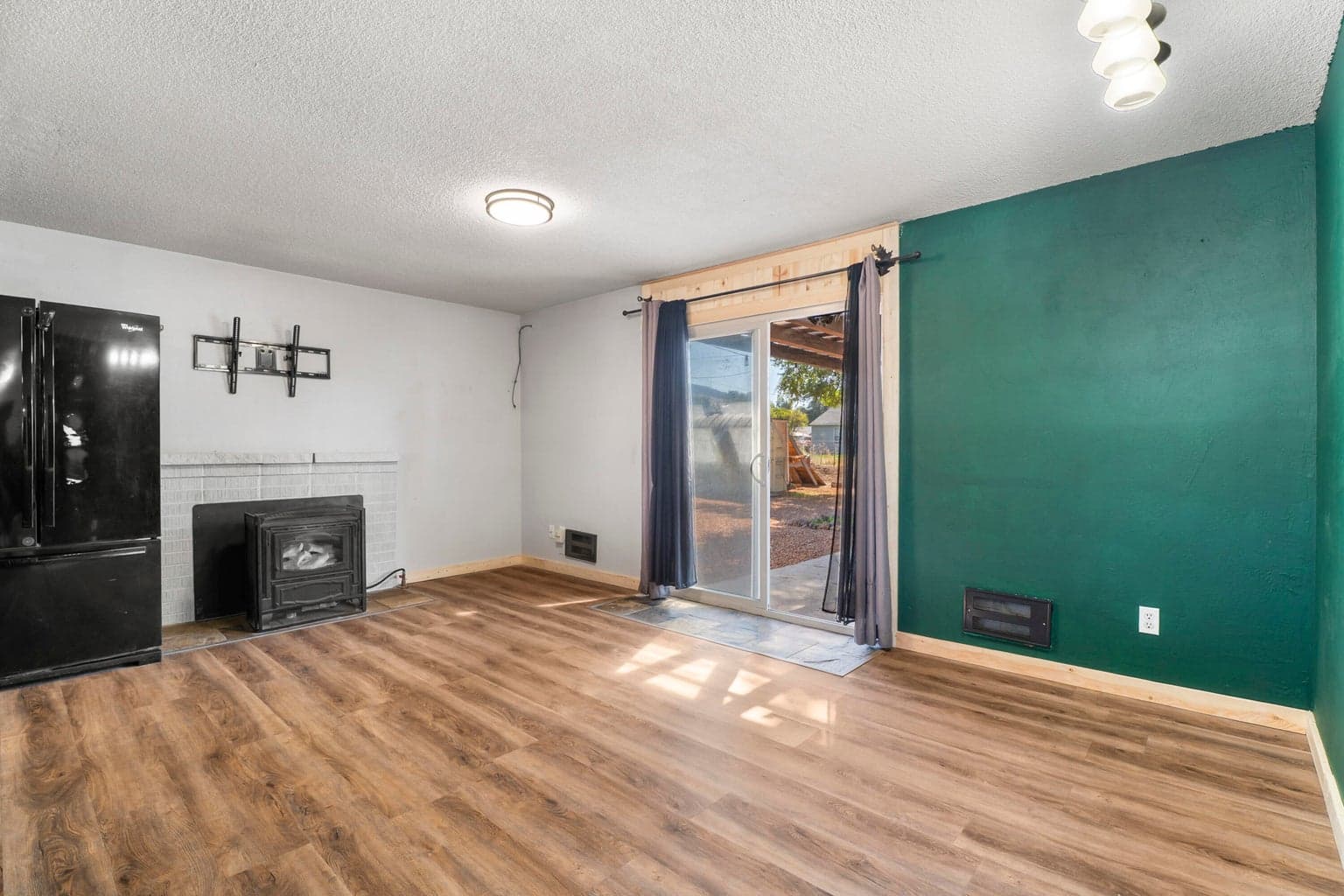 Photo of 740 SE 6th Street 7 of 21