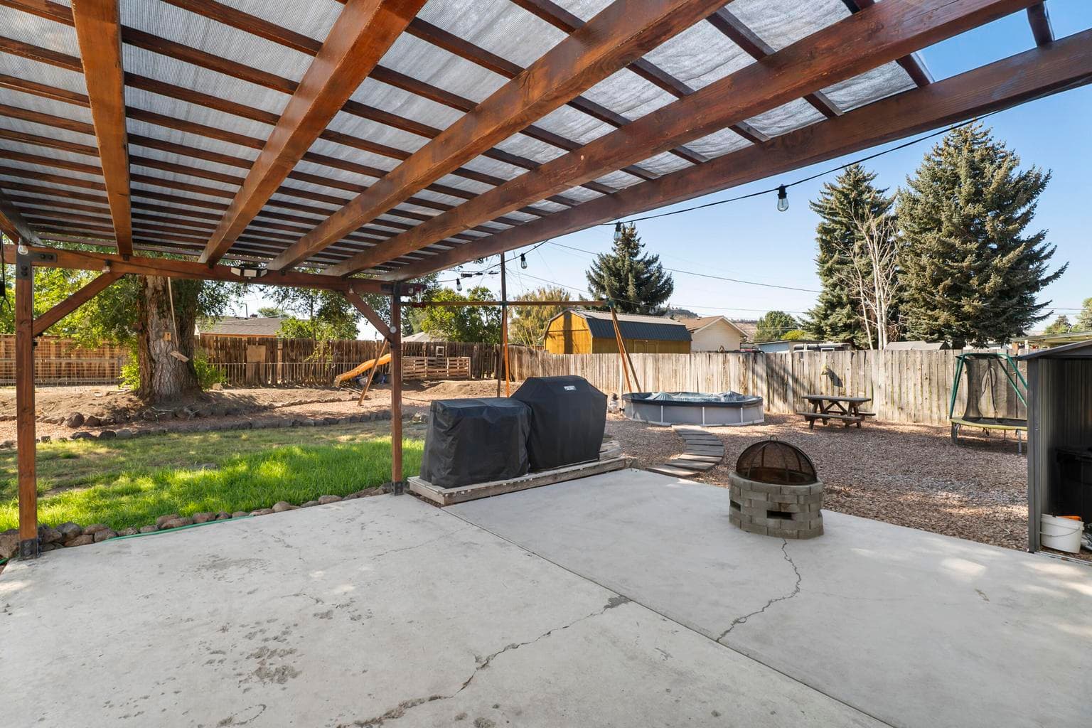 Photo of 740 SE 6th Street 15 of 21