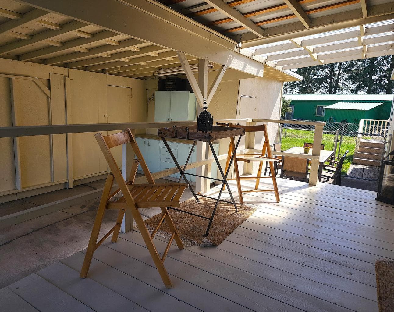Cute, covered front porch