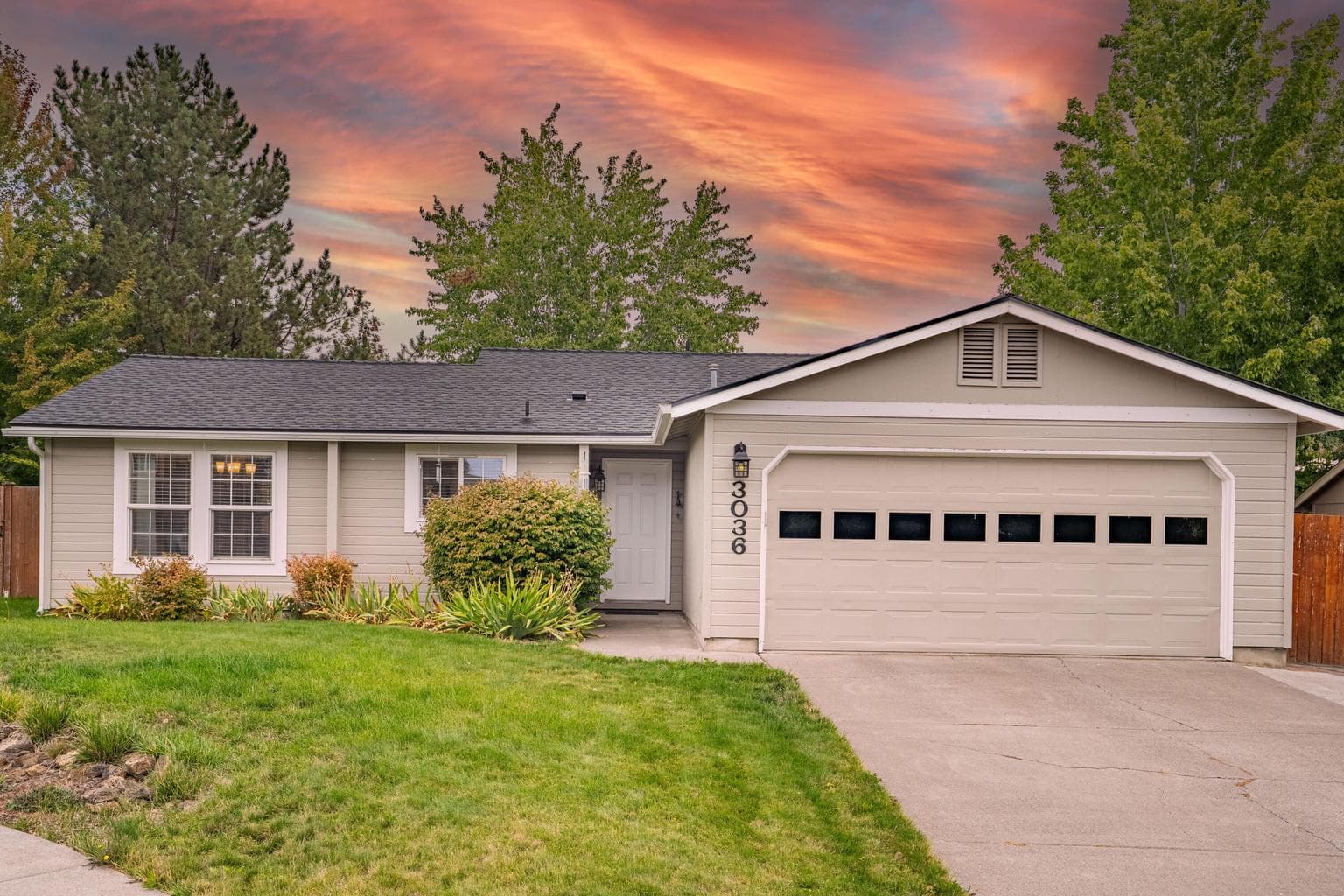 Photo of 3036 Royal 1 of 36