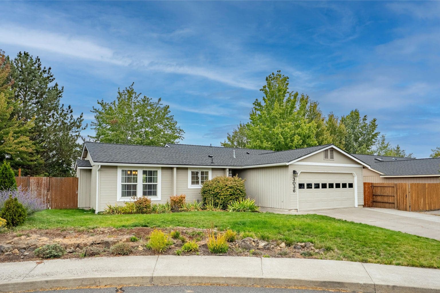 Photo of 3036 Royal 3 of 36