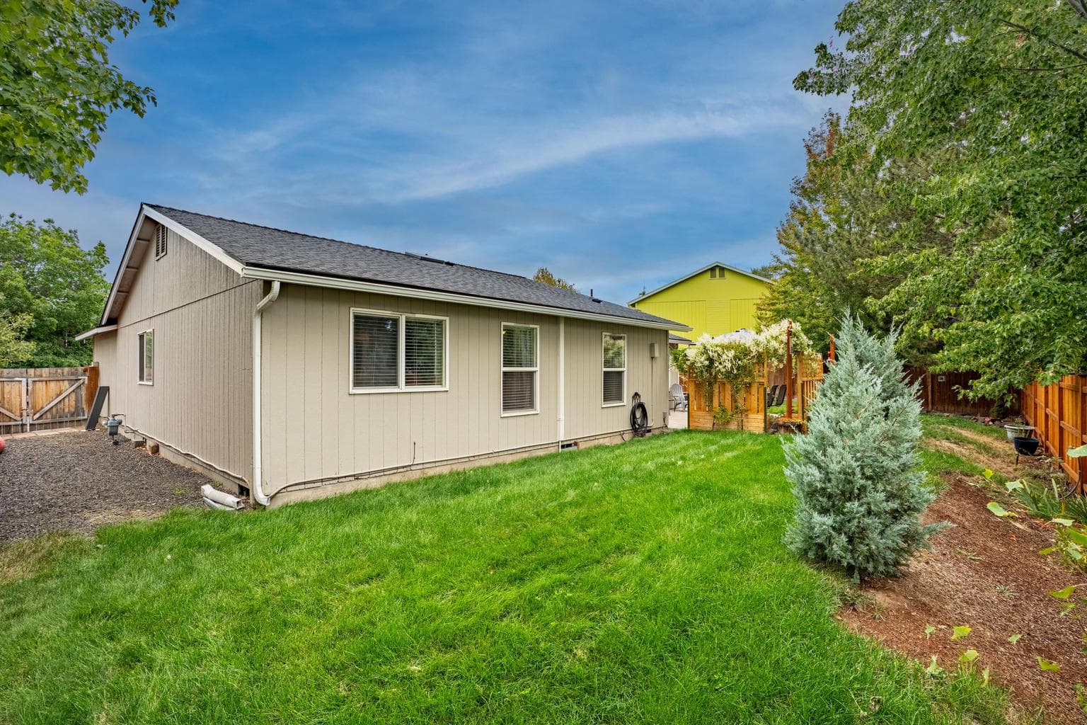 Photo of 3036 NE Royal Court 29 of 36
