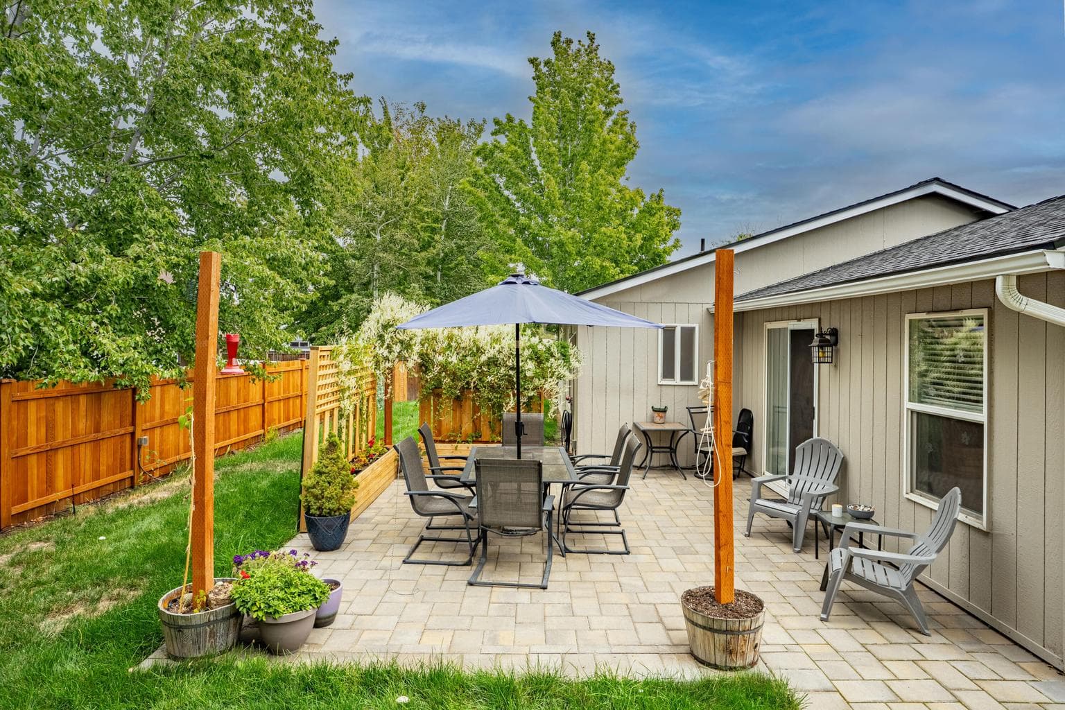 Photo of 3036 NE Royal Court 26 of 36