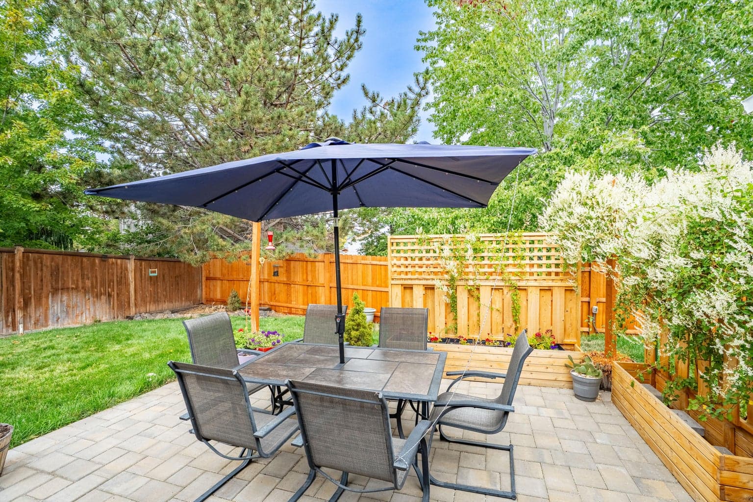 Photo of 3036 NE Royal Court 25 of 36