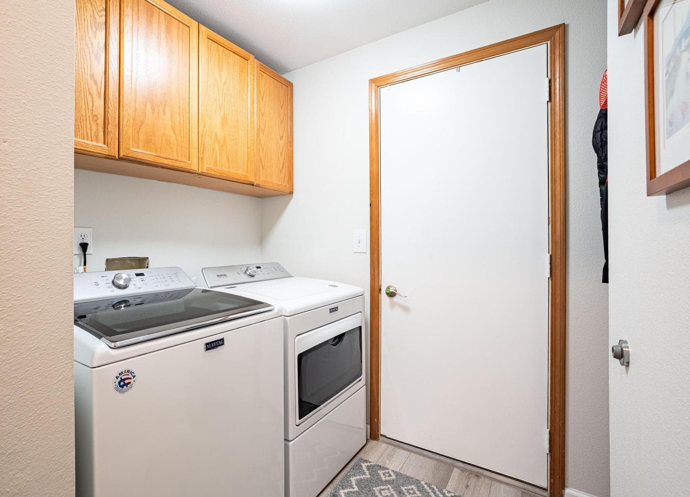Photo of 3036 NE Royal Court 16 of 36
