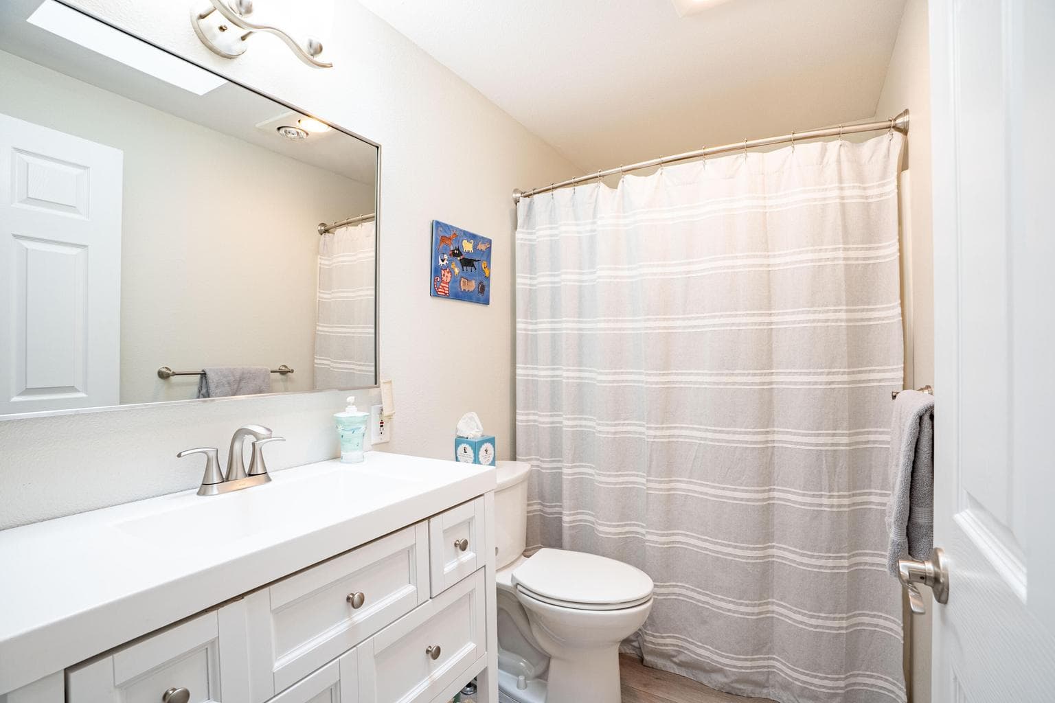 Photo of 3036 NE Royal Court 19 of 36